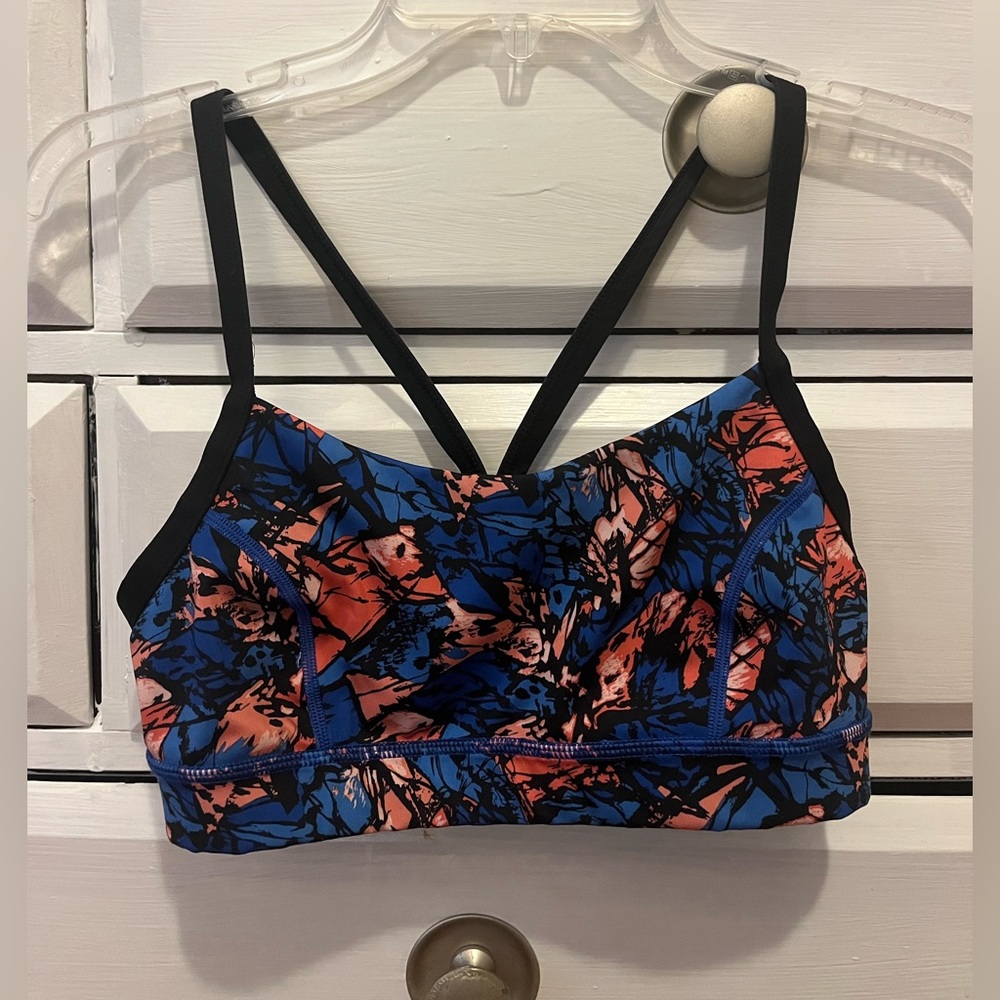 Lululemon sports bra size 8